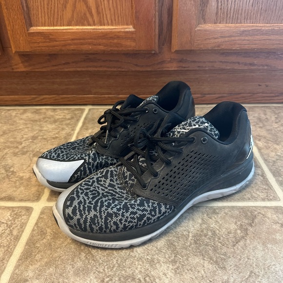 Jordan Shoes - Picture 5 of 7